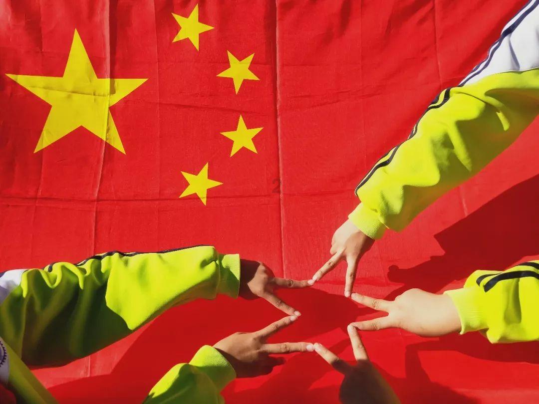 救援传统的印度女孩