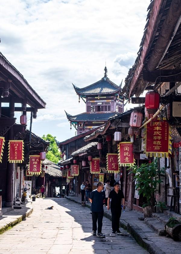 升空的愤怒奶奶